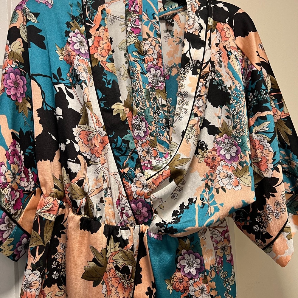 Guess top size M